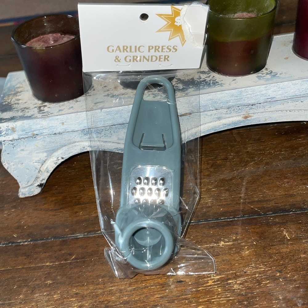 Garlic grinder & press NWT​